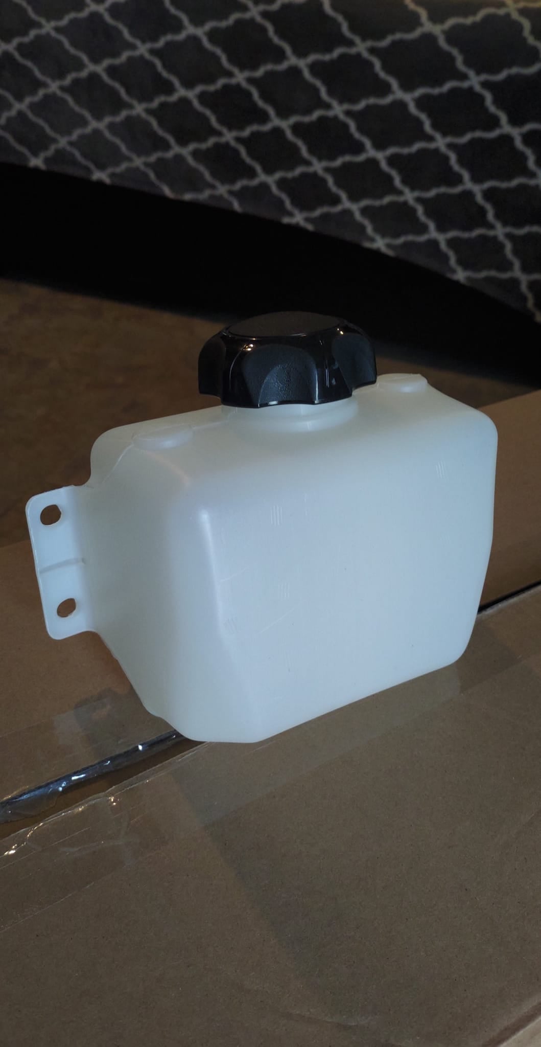 2 qt Plastic fuel cell 3/8 FITTING